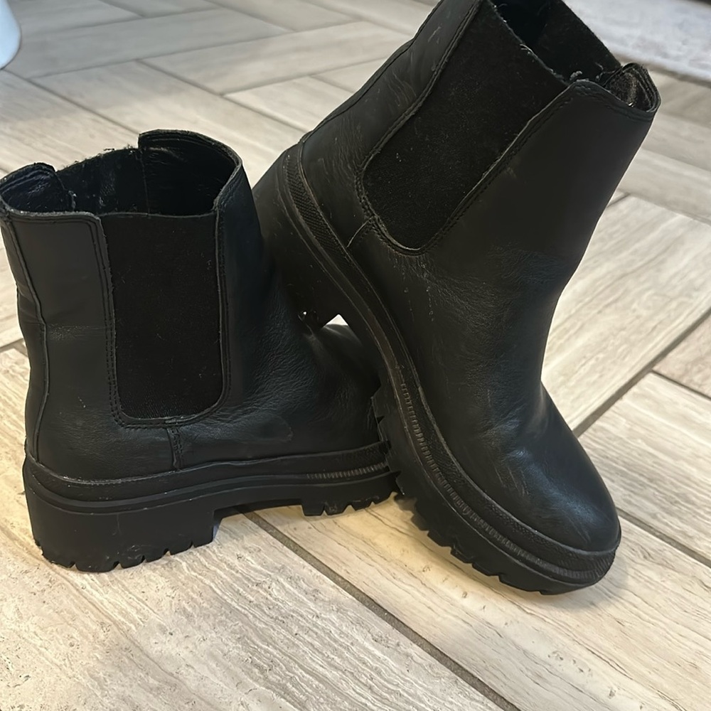 Lucky brand leather Chelsie bootie